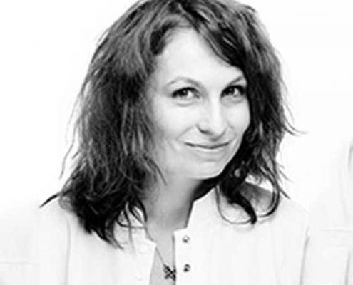 Karlīna Elksne